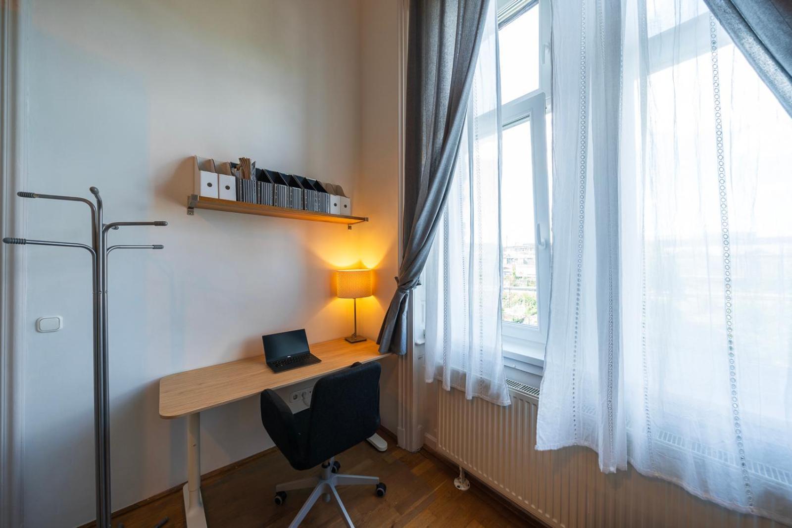 Shining Bright Two Bedroom Apt Next To Andrassy Ave 부다페스트 외부 사진